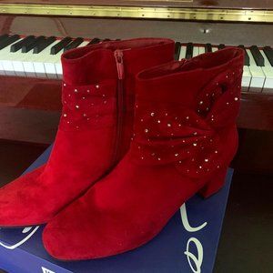 Red ankle boots mid-heel